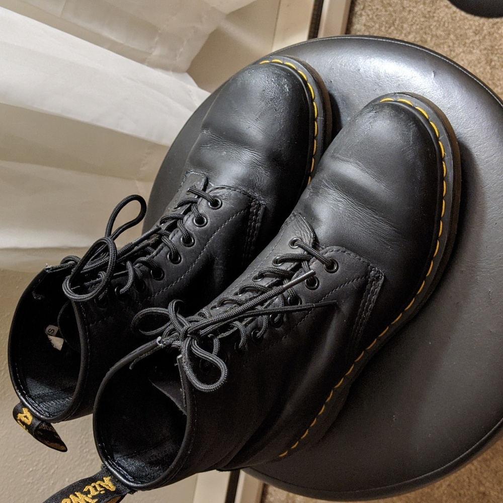 10 Dr. Martens 1460's Black